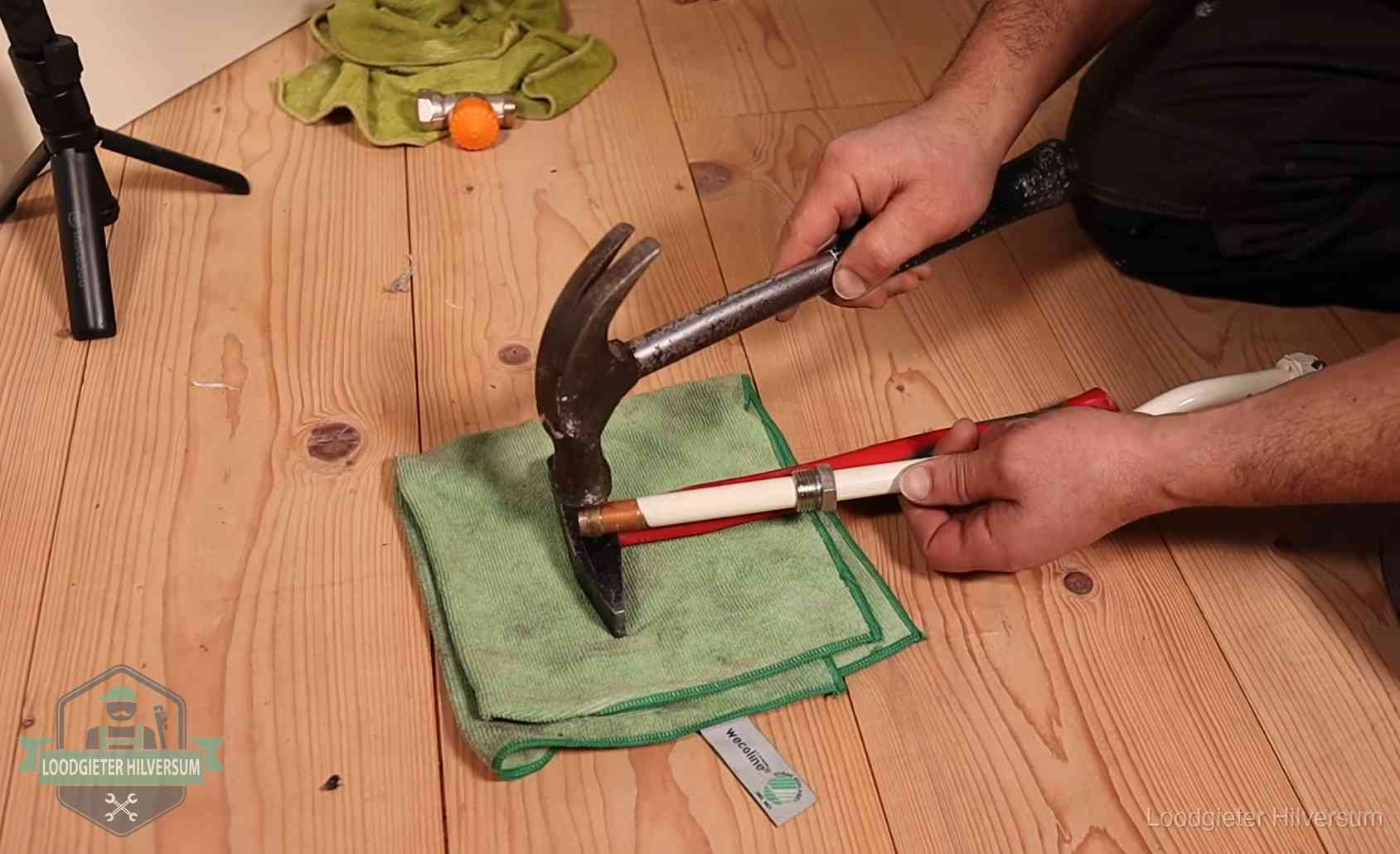 Geimproviseerd gereedschap bij een klus in Hilversum, een teken om op te letten wie je binnenhaalt